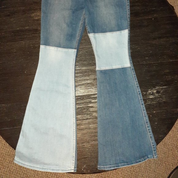 Hollister Two Toned Jeans - Picture 2 of 8